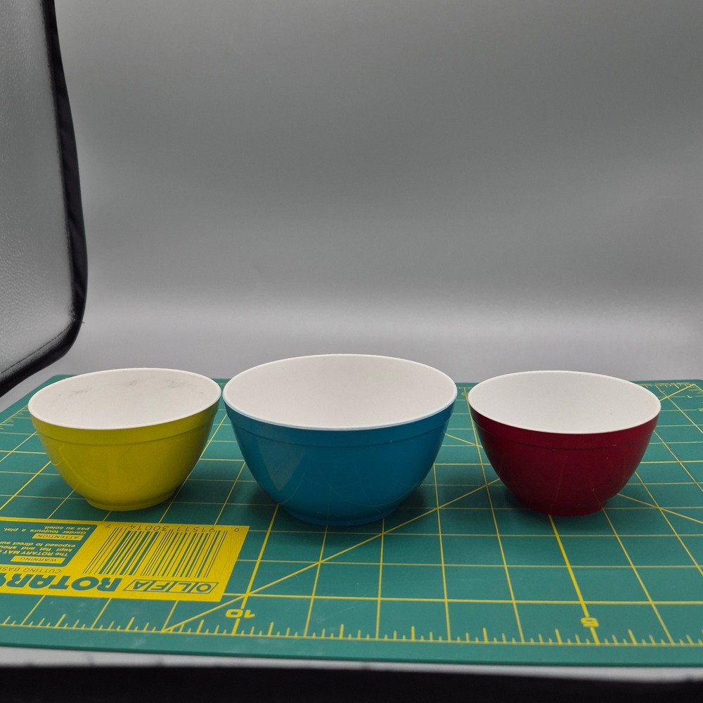 Vintage Banner Pyrex play kitchen bowl Set of 3 Yellow Blue Red Kids Prep Bowls